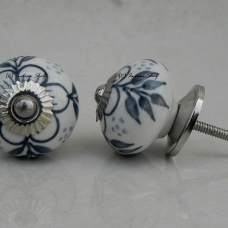 Grey Hawthorn Knob (1)